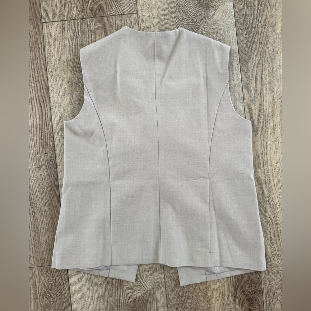 Bohme Light Gray Sleeveless Vest - Picture 2 of 4